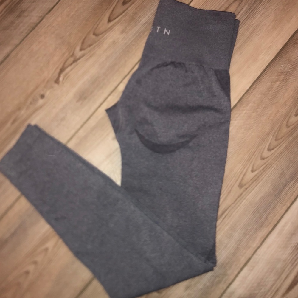 NVGTN Seamless Leggings in Gray